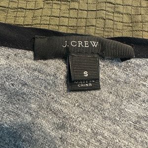 Woman’s small gray J Crew tee shirt